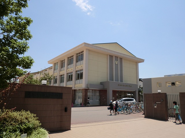 Primary school. Higashino 200m up to elementary school (elementary school)