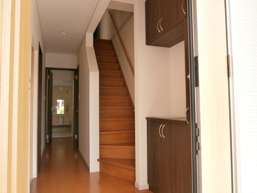 Entrance. Local (September 2013) Shooting