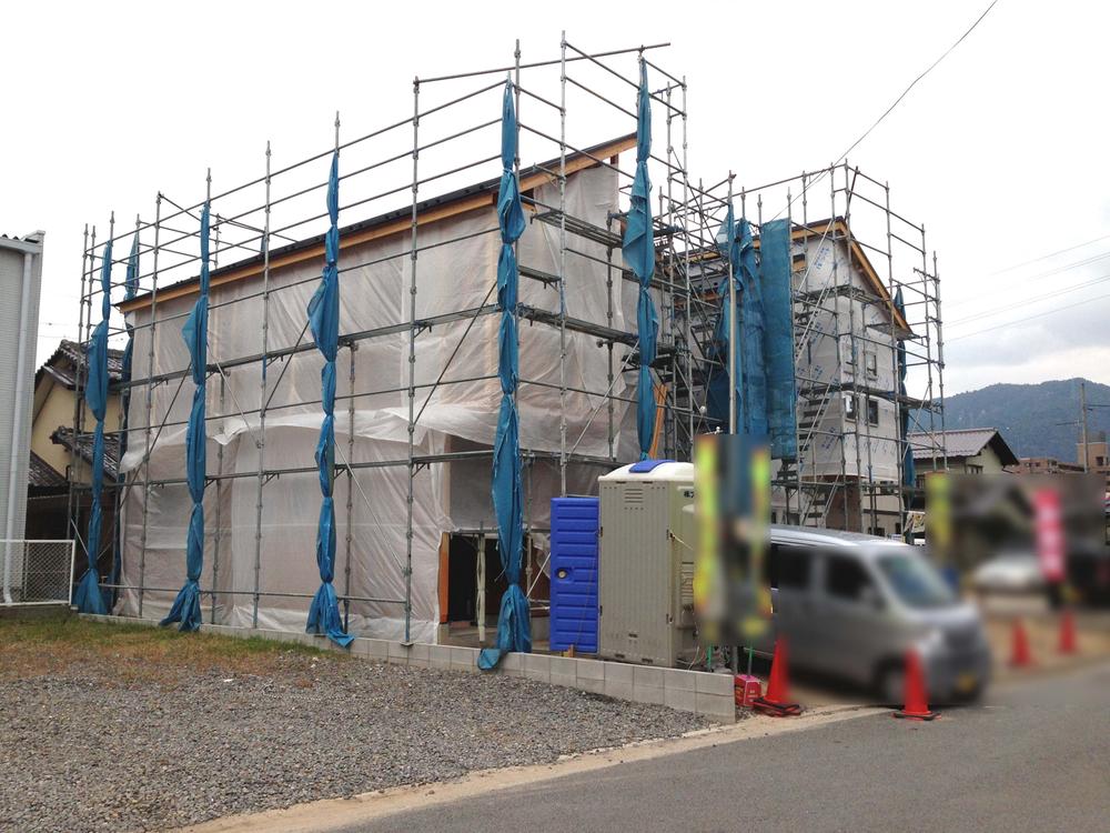 Local appearance photo. Local (10 May 2013) Shooting