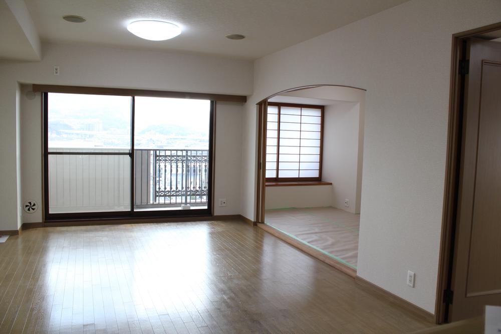 Local appearance photo. Spacious relax in the living room.