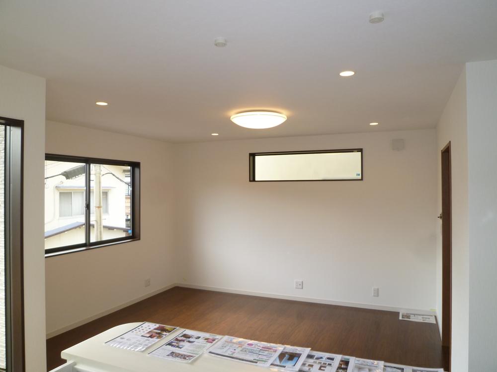 Living. Dining is a living