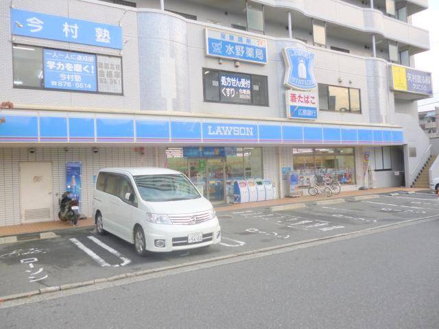 Convenience store. Lawson L_ Hiroshima Nakasuji chome 351m up (convenience store)