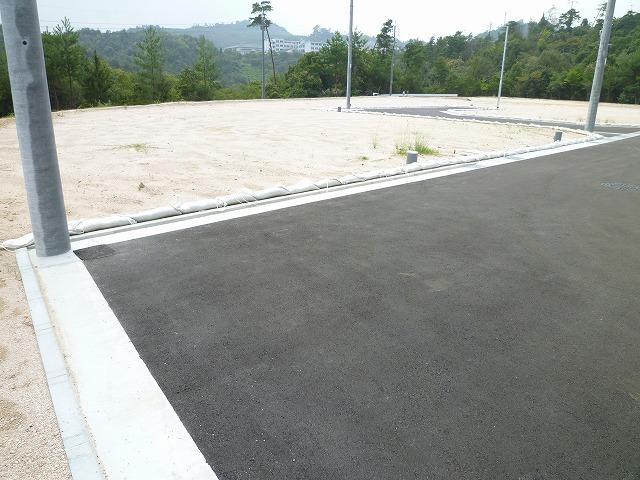 Local appearance photo. In the corner lot, Day, Ventilation