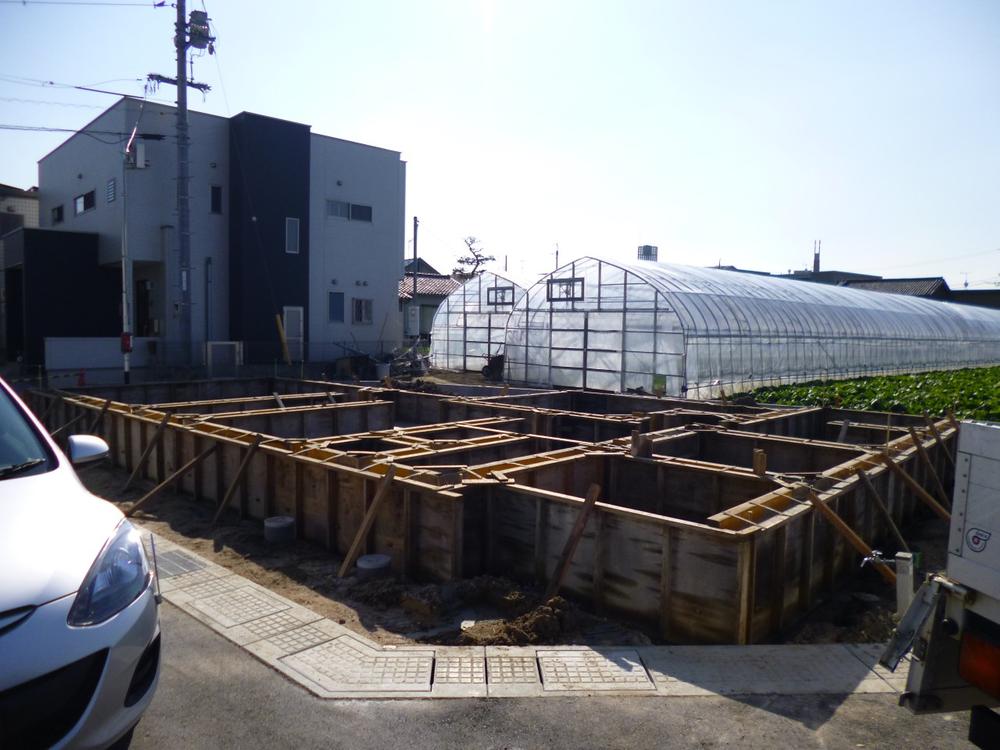 Local appearance photo. Local (12 May 2013) Shooting