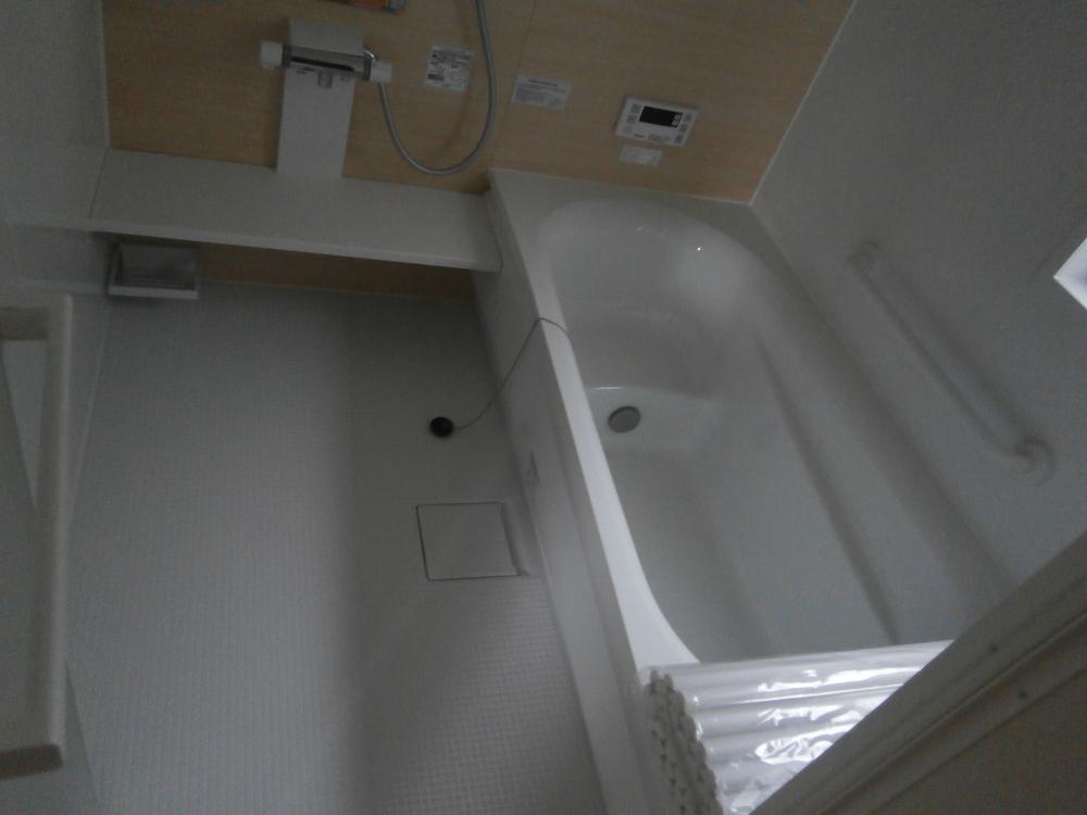 Bathroom. Indoor (10 May 2013) Shooting