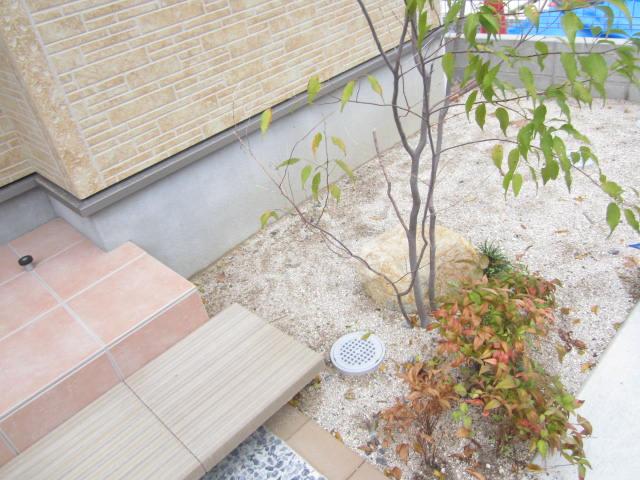 Entrance. Local (August 2013) Shooting