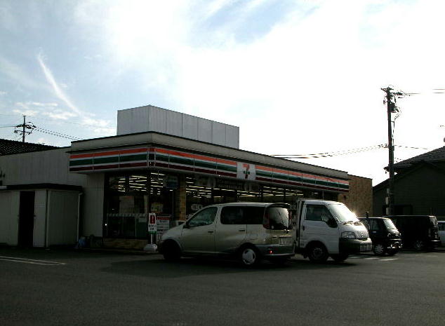 Convenience store. Seven-Eleven Hiroshima Sendai store up (convenience store) 290m