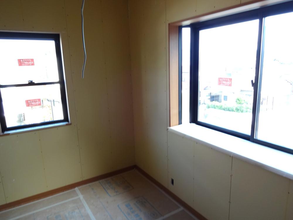 Non-living room. Indoor (September 2013) Shooting Carpentry work in 2013 September 30, scheduled to be completed