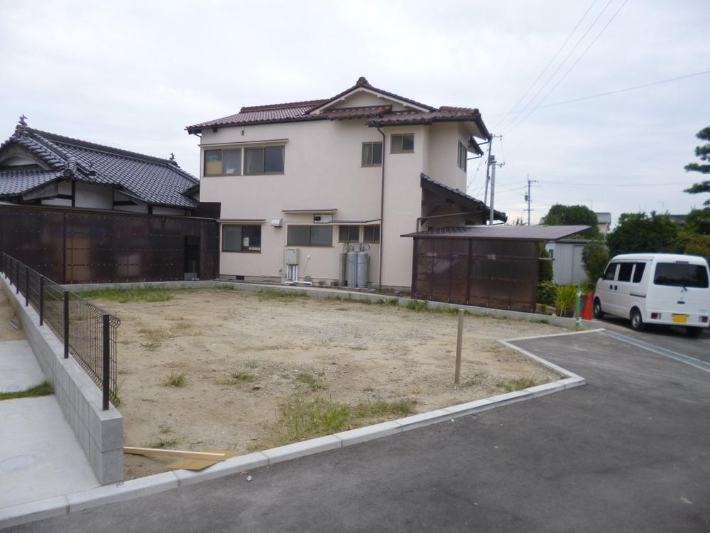 Local appearance photo. Local (10 May 2013) Shooting