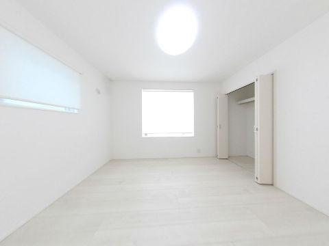 Non-living room. 6.0 Pledge Western-style