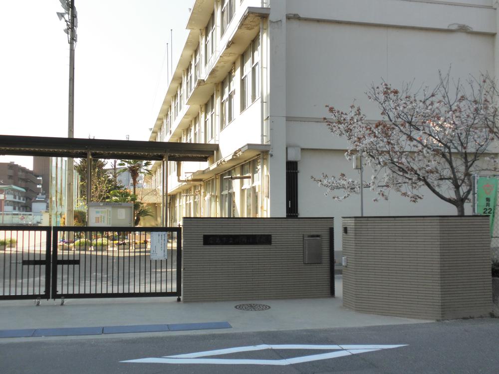 Primary school. Sendai to elementary school 370m