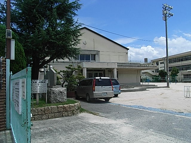 Primary school. 653m to Hiroshima Municipal Furuichi elementary school (elementary school)