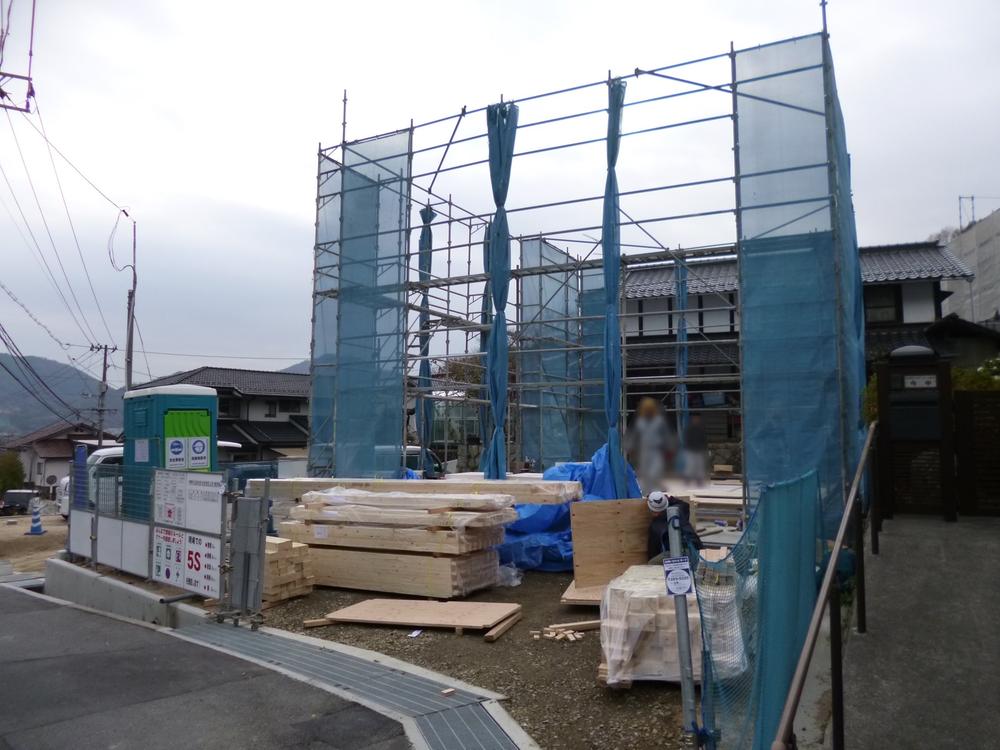 Local appearance photo. Local (12 May 2013) Shooting