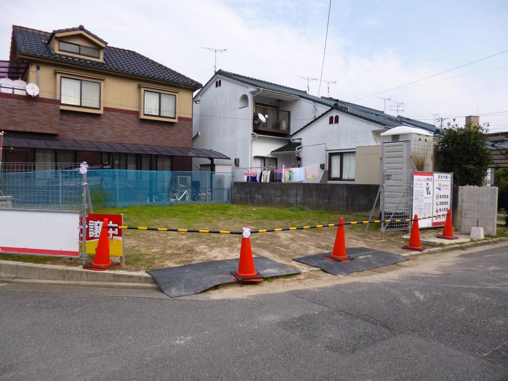 Local appearance photo. Local (11 May 2013) Shooting