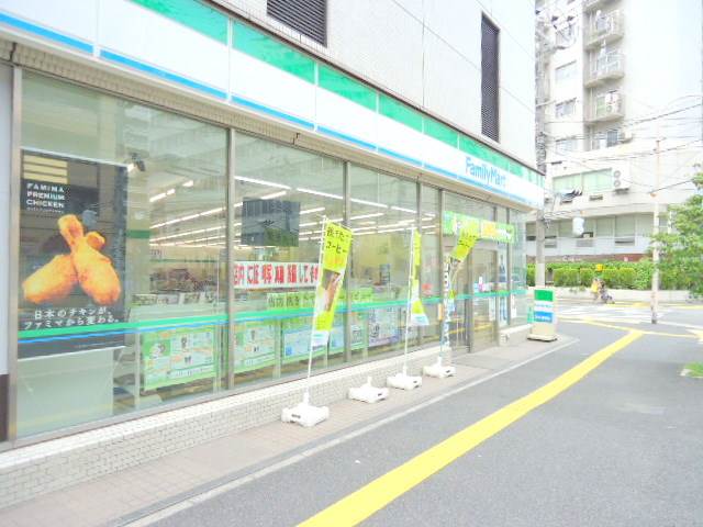 Convenience store. FamilyMart light-cho chome store up (convenience store) 192m