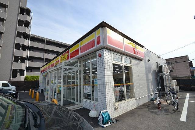 Convenience store. 343m until the Daily Yamazaki Hiroshima Hesakanaka cho store (convenience store)
