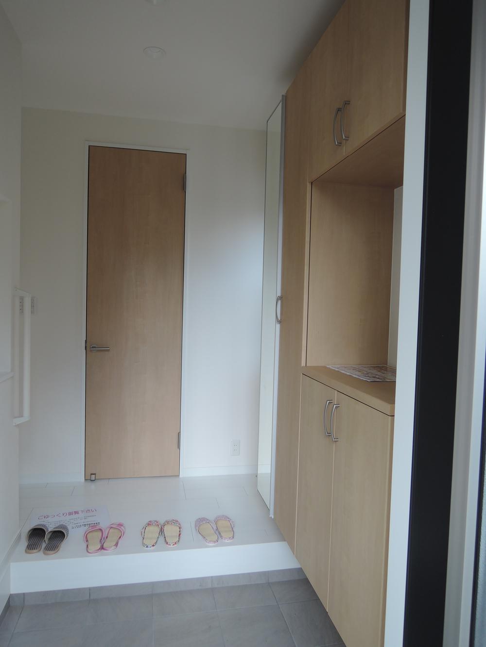 Entrance. Indoor (11 May 2013) Shooting