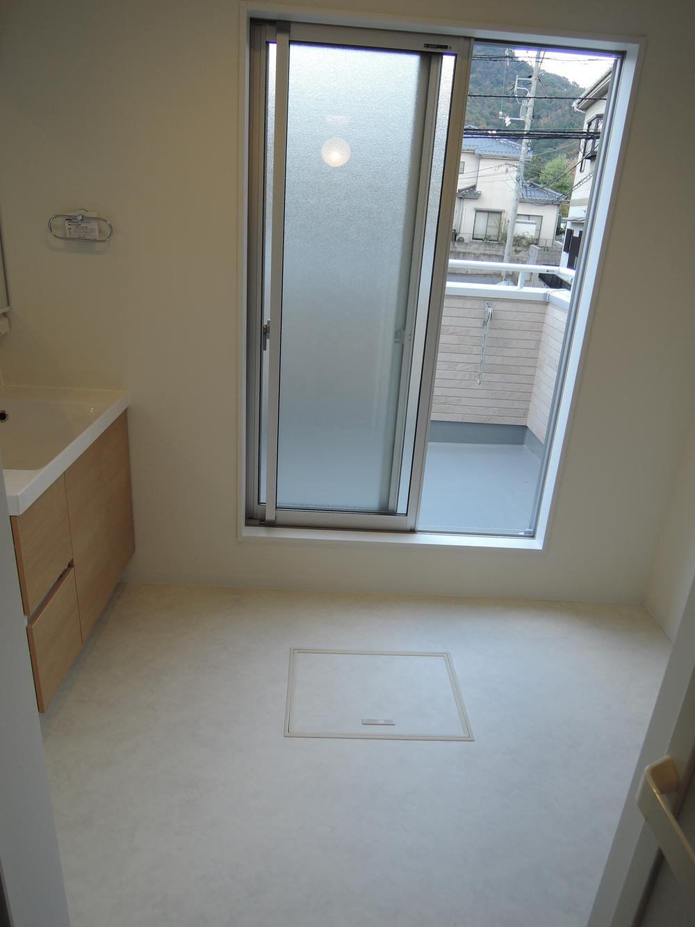 Wash basin, toilet. Indoor (11 May 2013) Shooting