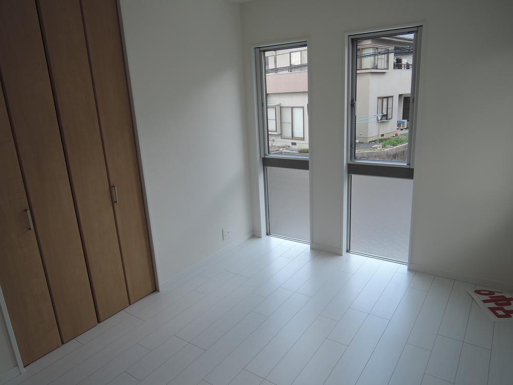 Non-living room. Indoor (11 May 2013) Shooting