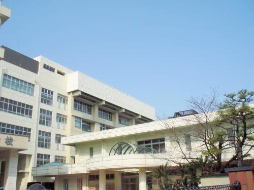 Primary school. Ushida up to elementary school (elementary school) 130m