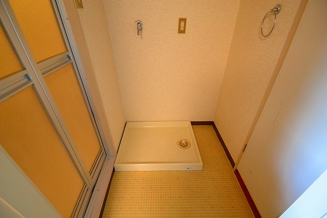 Washroom.  ☆ Washing machine in the room is fully equipped ☆