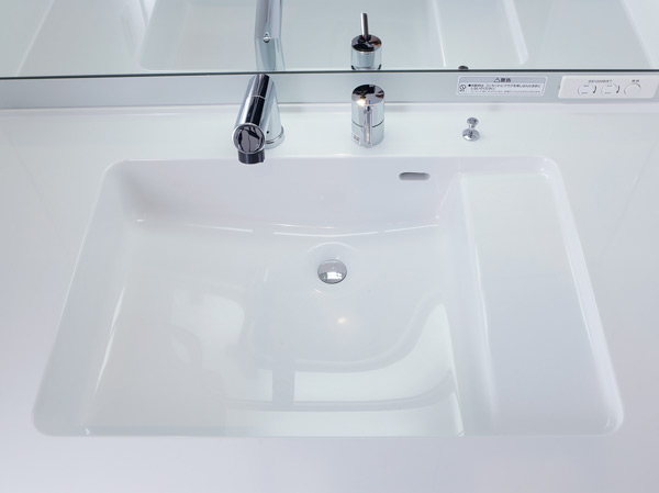 Bathing-wash room.  [Organic glass-based new material clear proof counter] High water repellent effect, Basin counter that employs a hard organic glass-based new materials to be scratched. Water is repelled and easy to fall dirt, Always clean. (Same specifications)