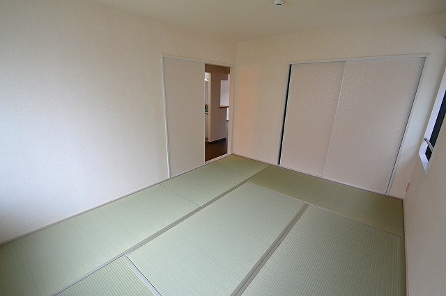 Other room space.  ☆ Your time unwind in the Japanese-style room ☆