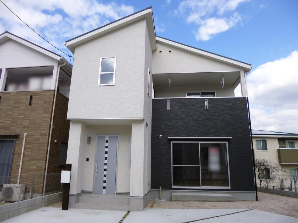 Local appearance photo. Local (10 May 2013) Shooting