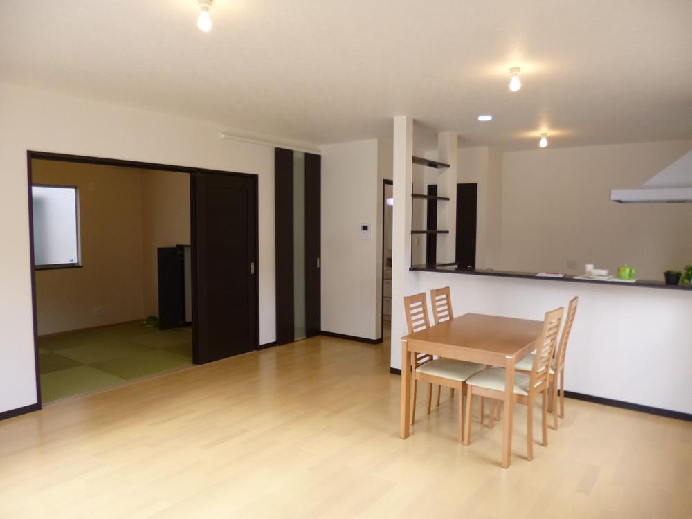 Living. (October 2013) Shooting