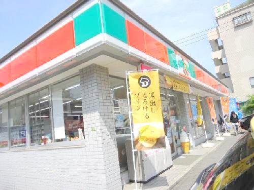Convenience store. 823m until Thanksgiving Hiroshima Ushitashin cho store (convenience store)