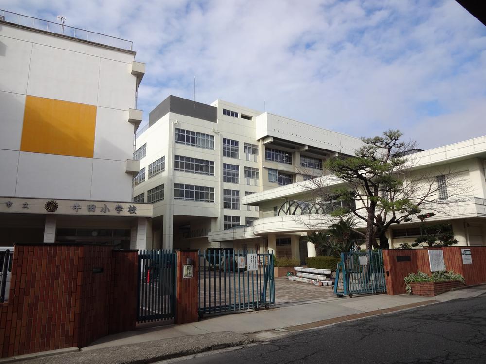 Primary school. 1473m to Hiroshima Municipal Ushida Elementary School