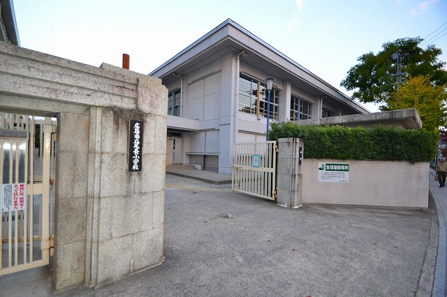 Primary school. 411m to Hiroshima City Museum of Onaga Elementary School (elementary school)