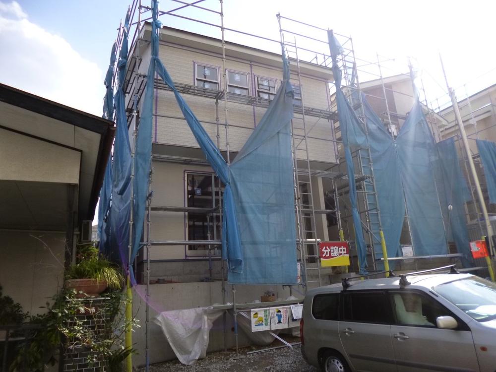 Local appearance photo. Local (11 May 2013) Shooting