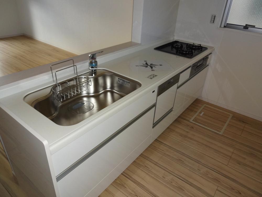 Kitchen. Indoor (10 May 2013) Shooting