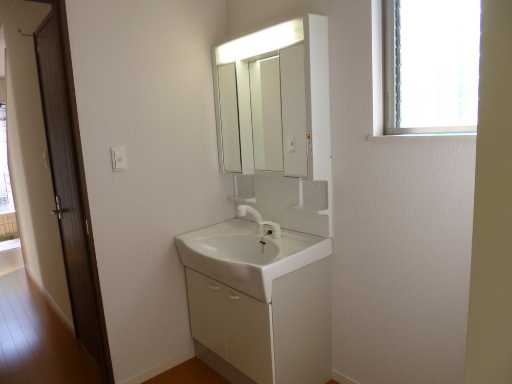 Wash basin, toilet. (July 2013) Shooting