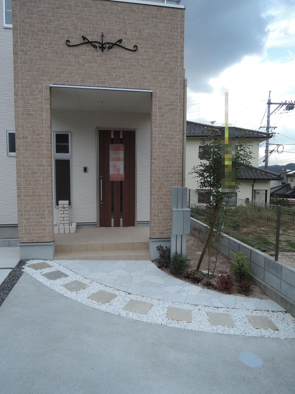 Entrance. Local (11 May 2013) Shooting