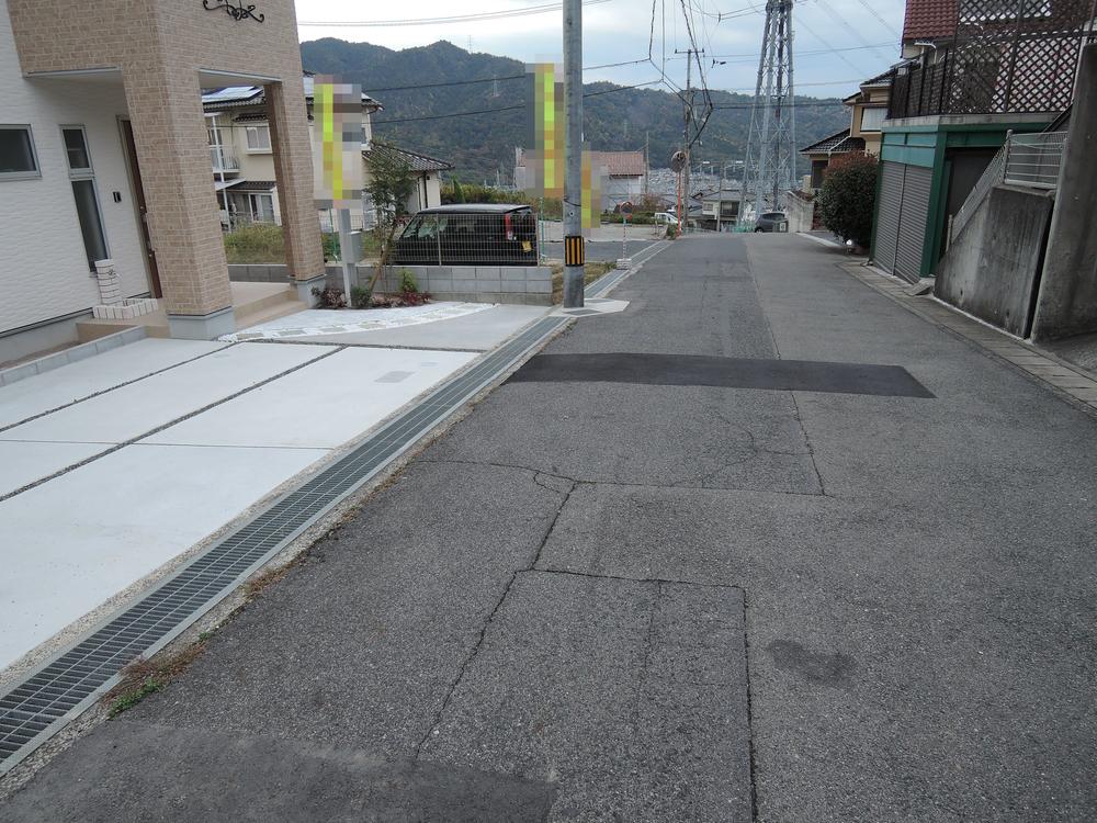 Local photos, including front road. Local (11 May 2013) Shooting