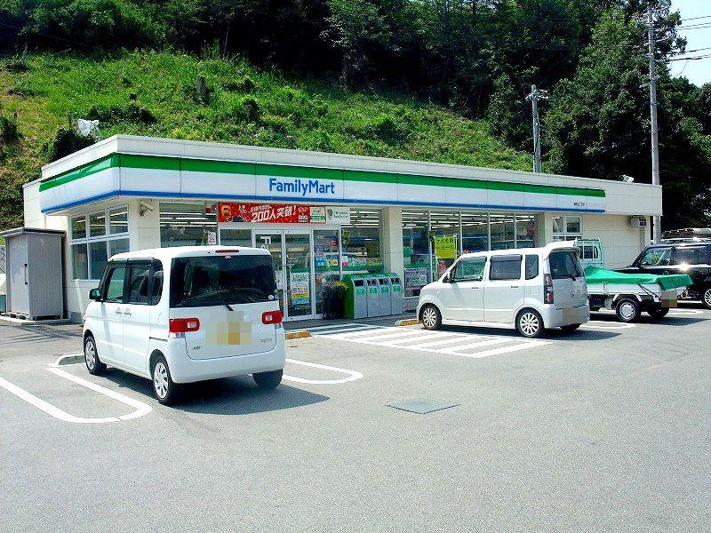 Convenience store. 297m to FamilyMart Fukuda seven-chome