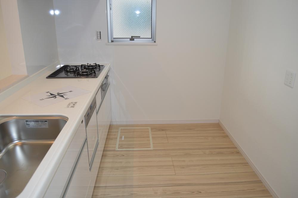 Kitchen. Indoor (11 May 2013) Shooting