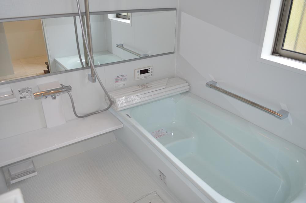 Bathroom. Indoor (11 May 2013) Shooting