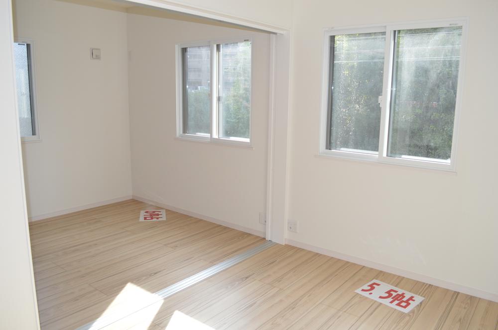 Non-living room. Indoor (11 May 2013) Shooting