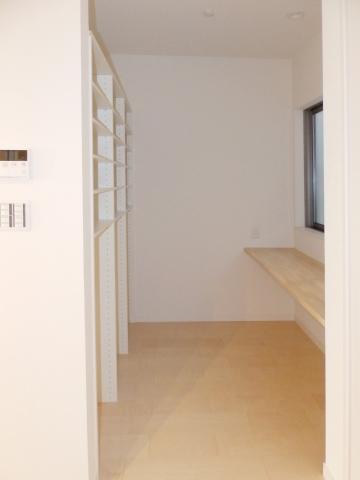 Receipt. Housework space ・ Mrs. counter