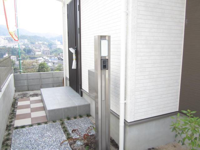 Local appearance photo. Local (August 2013) Shooting Intercom with color monitor