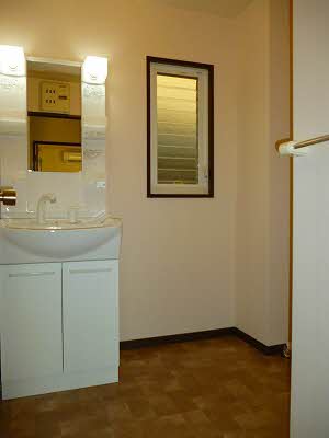 Washroom. 102, Room