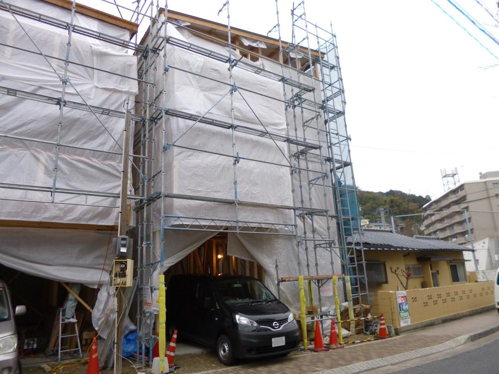 Local appearance photo. Local (12 May 2013) Shooting