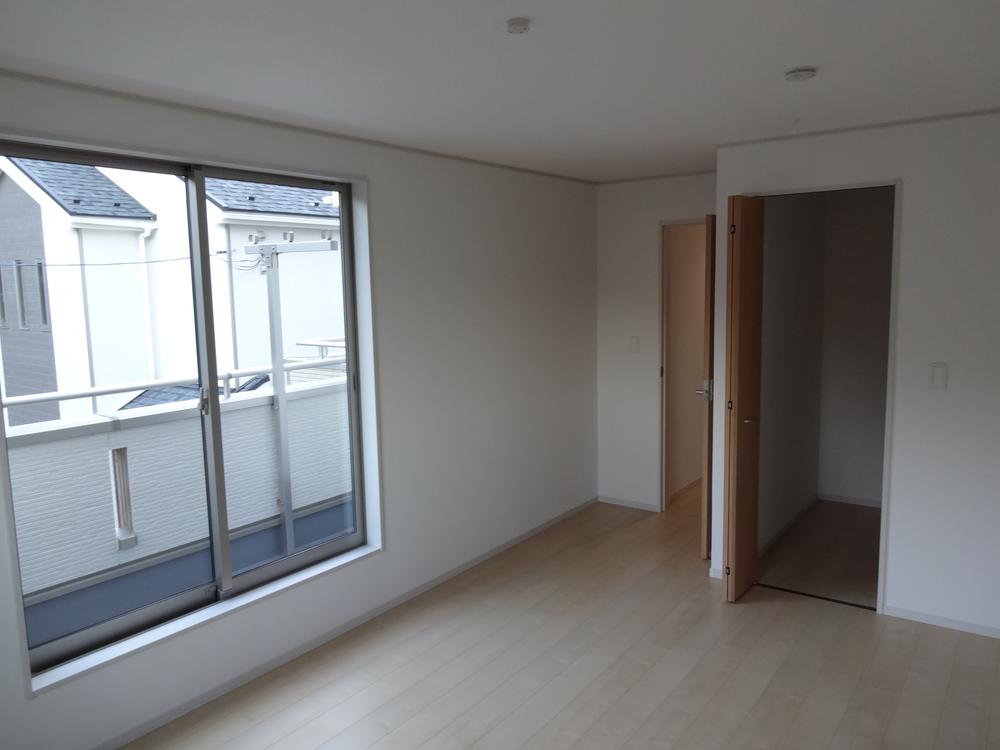 Non-living room. Indoor (12 May 2013) Shooting