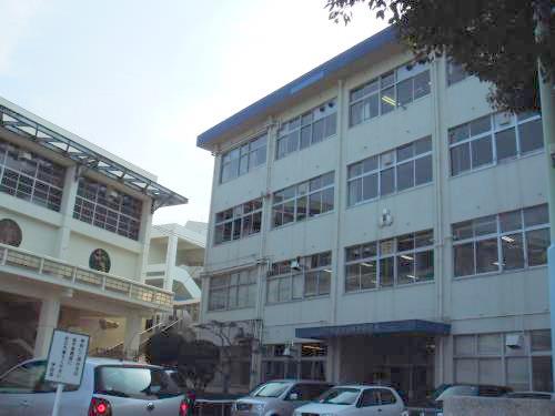 Primary school. Ushitawaseda 800m up to elementary school (elementary school)