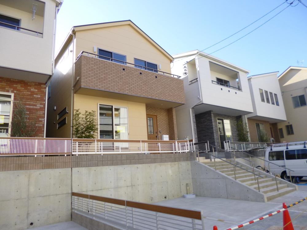 Local appearance photo. Local (12 May 2013) Shooting