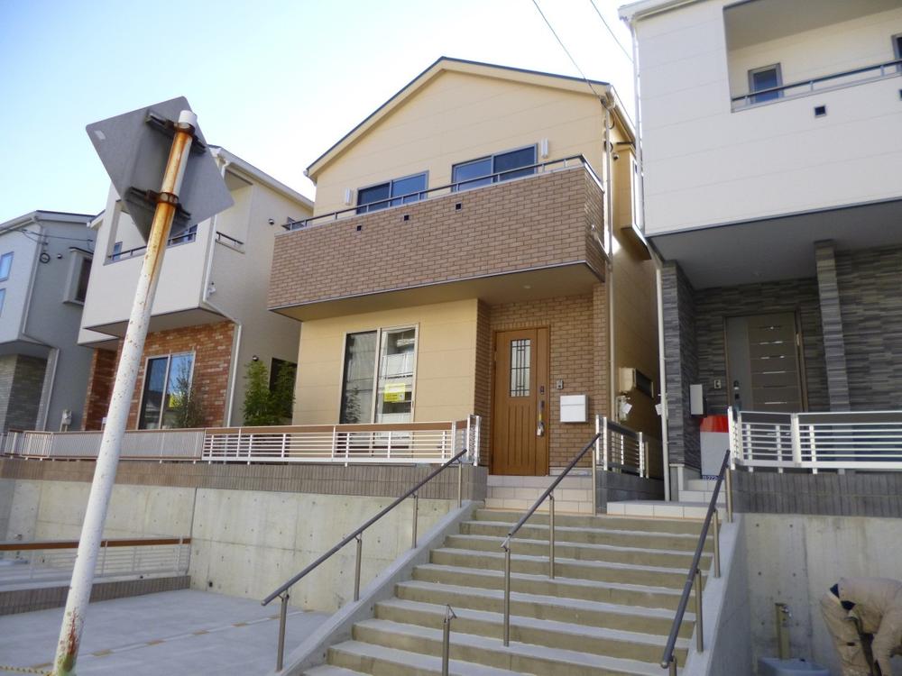 Local appearance photo. Local (12 May 2013) Shooting