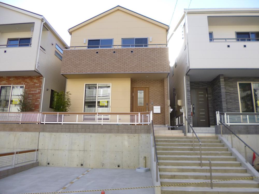 Local appearance photo. Local (12 May 2013) Shooting